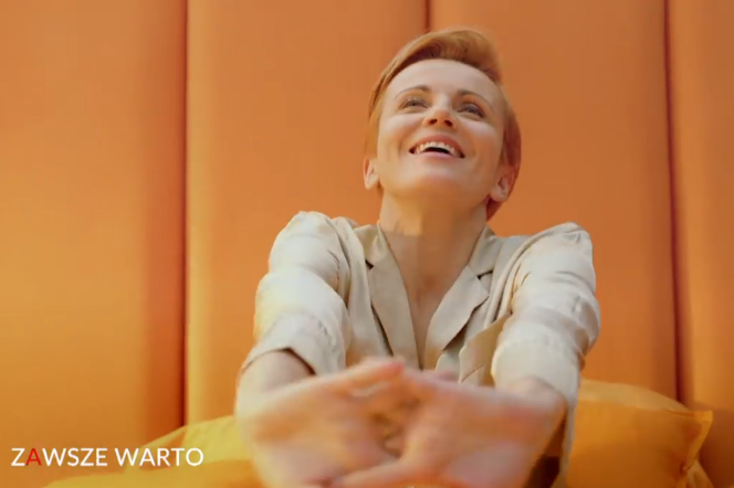 Piosenka z reklamy Polsatu - wiosna 2020. Jaki tytuł i kto ją śpiewa?
