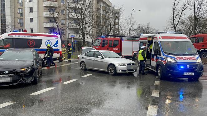 Dramat na Modlińskiej. Kierowca Toyoty uderzył w BMW