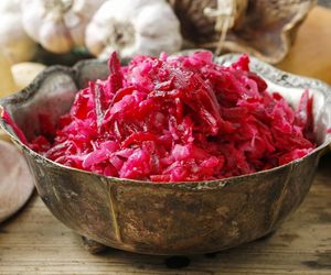 Sałatka z kapusty kiszonej i buraczków czerwonych PRZEPIS SIOSTRY ANASTAZJI