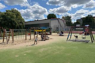 Plac grozy posprzątany. Mateuszek ma się gdzie bawić!