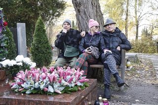 Przy grobie Kory czuwają najbliżsi