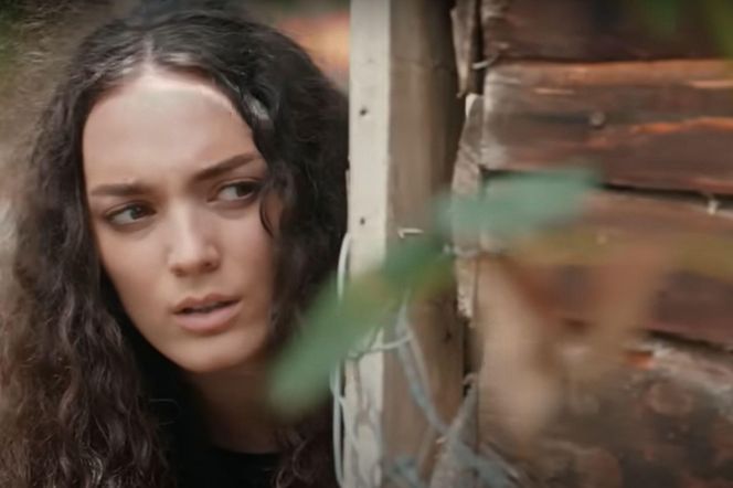 Nana trafia do miejsca, gdzie przetrzymywany jest chłopiec 