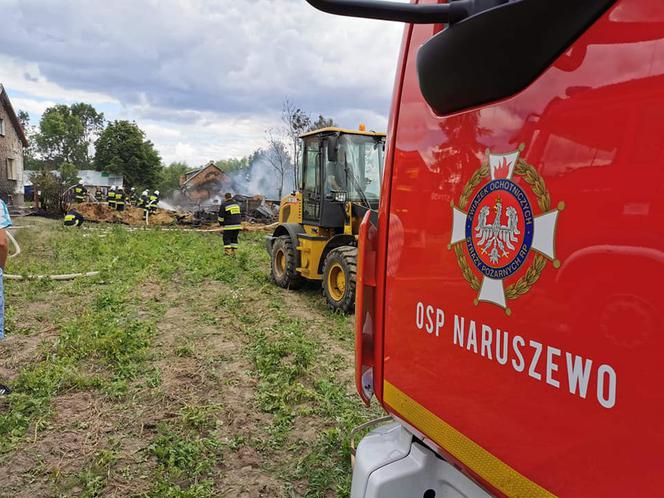 Sielec. 7-latek zaprószył ogień i zniknął w kłębach dymu! Spalone gospodarstwo!