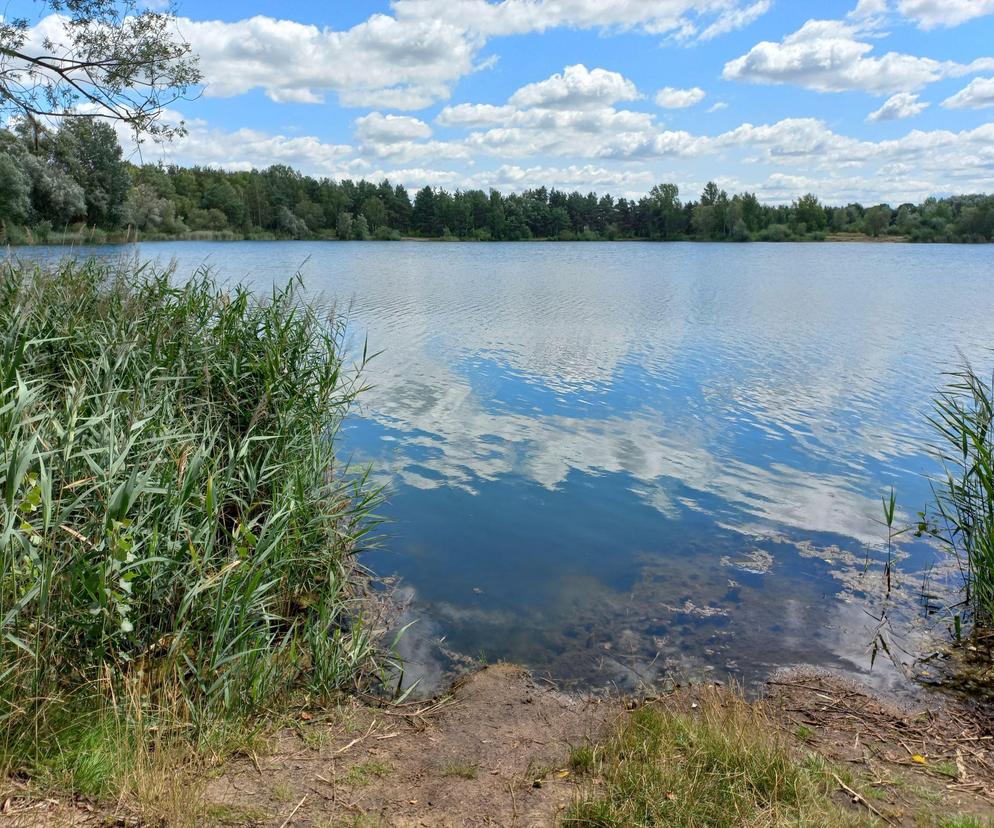 Przy zbiorniku wodnym na Zaborowie w Lesznie powstaje ścieżka rowerowa