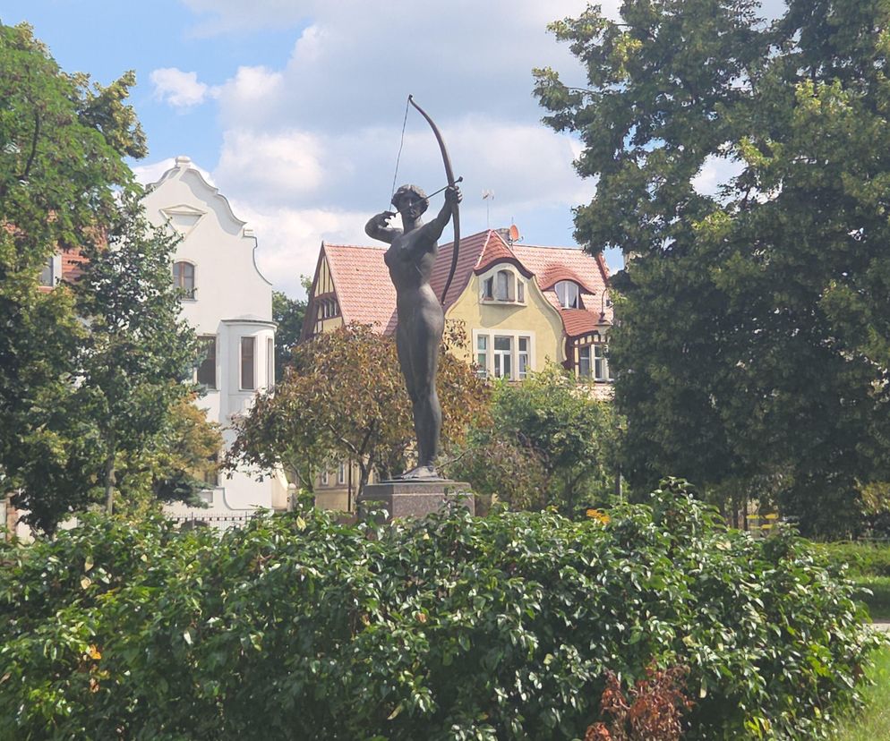 Spacer przez muzyczne serce Bydgoszczy. Park Kochanowskiego zachwyca historią i klimatem