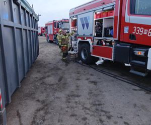 Wierzbica. Wybuch w zakładzie pracy. Dwóch mężczyzn rannych, jeden ciężko. Wypadek pod Radomiem [ZDJĘCIA].