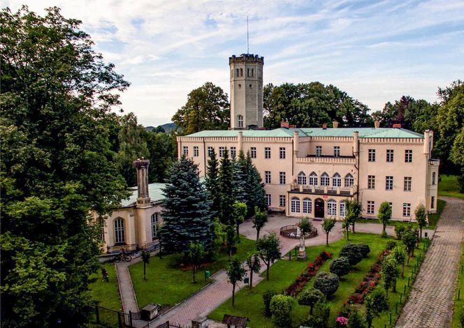 Pałac w Mysłakowicach. Dawna rezydencja królów pruskich, dziś najdroższa na Dolnym Śląsku