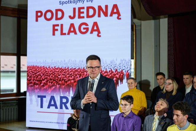 Szymon Hołownia podczas spotkania z mieszkańcami Tarnowa