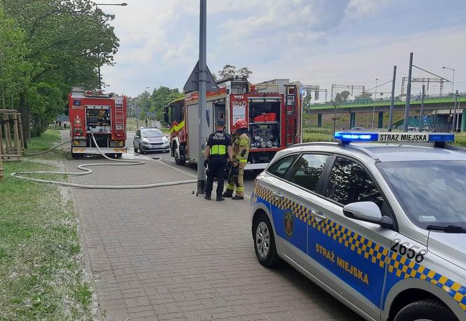 Warszawa. Pożar dawnej jednostki wojskowej