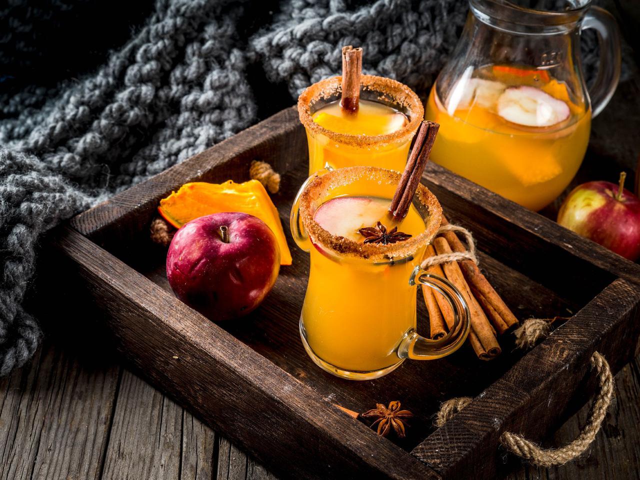 Rozgrzewający poncz jabłkowy 