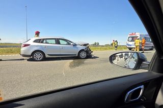 Zderzenie dwóch aut na S5 w Żninie! Trzy osoby trafiły do szpitala [ZDJĘCIA]
