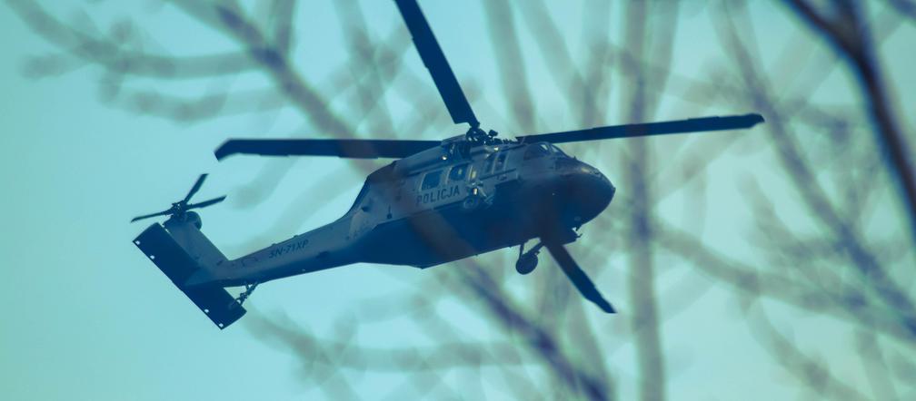 Śmigłowiec Black Hawk nad Krakowem i dziesiątki radiowozów na ulicach. Co się stało?