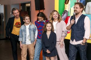 Pan Mama. Sylwester (Paweł Domagała), Patrycja (Karolina Bacia), Miras (Piotr Głowacki), Zuza (Anna Stolarska), Maja (Olga Wypych), Bruno (Mirosław Tamczuk)