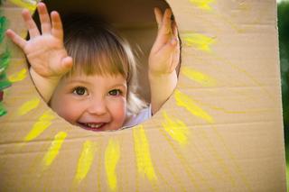 6 filarów szczęśliwego dzieciństwa według ekspertki. Dzieci są jak gąbki