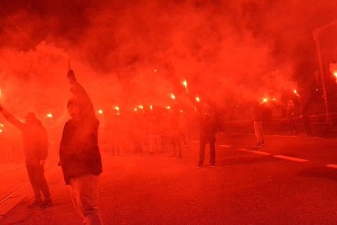 Racowisko kibiców na 98. rocznicę wybuchu Powstania Wielkopolskiego