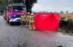 Śmiertelny wypadek pod Kutnem. Kierujący BMW dachował na prostym odcinku drogi [ZDJĘCIA]