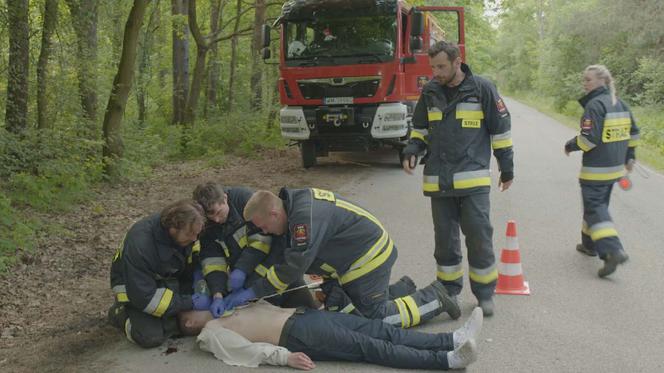 Remiza. Zawsze w akcji, odcinek 17: Strażacy świadkami makabrycznego wypadku, który przybiera niespodziewany obrót - ZWIASTUN