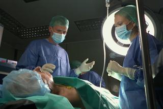 Na Wspólnej, odcinek 3736: Operacja Hebla z komplikacjami! Łucja spanikuje w trakcie zabiegu - ZDJĘCIA