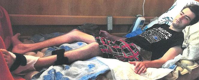 Przygniotła go ciężka sztaplarka. 25-letni Krystian znów chce chodzić