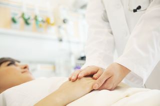Alkaptonuria (ochronoza) – przyczyny, objawy i leczenie