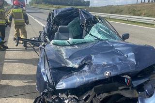 BMW zderzyło się z tirem na autostradzie A2