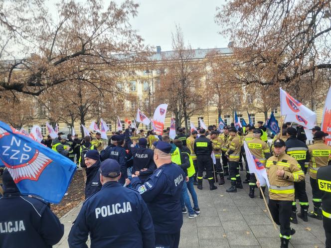 Protest służb mundurowych w Warszawie 