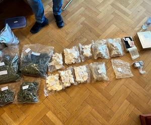 11 kilogramów narkotyków w mieszkaniu. Służby zatrzymały dwóch mężczyzn
