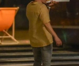 Hakiel bawi się, a nie pije