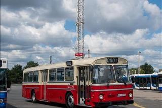 W PRL-u każdy o nich marzył, do Krakowa trafiły używane. Kultowe scanie wyremontowane przez MPK