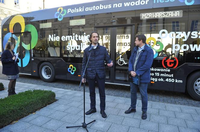 Trzaskowski pochwalił się autobusem na wodór. Miasta nie stać na jego zakup 