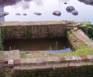 Fundamenty dawnych kamienic przy ul. Św. Floriana