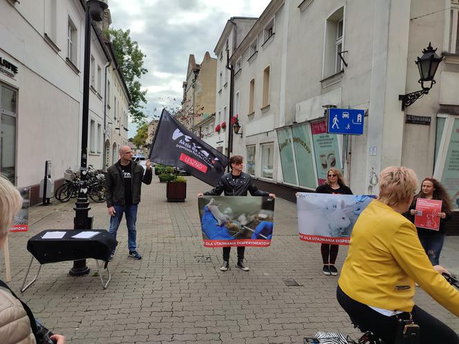 Fundacja VIVA protestuje w Lesznie