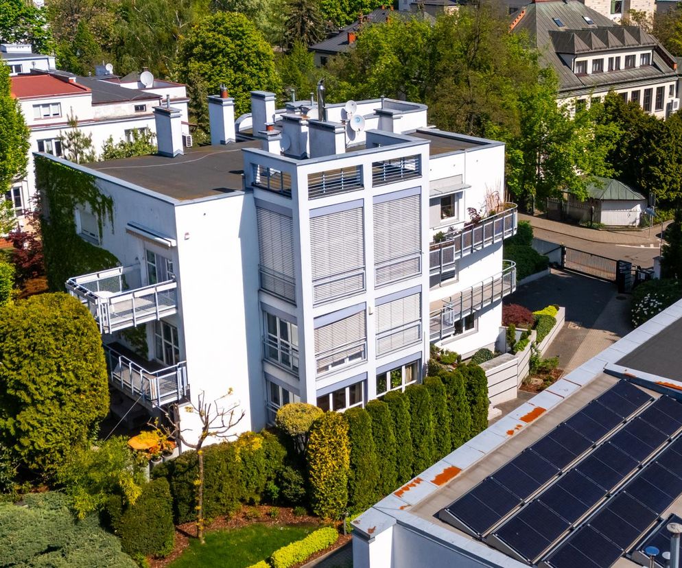 Osiedle przy Hozjusza w Warszawie z lat 90. Projekt: JEMS