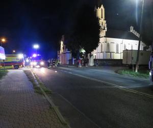 Ze wstępnych ustaleń policjantów wynika, że kierujący samochodem typu BUS nie ustąpił pierwszeństwa przejazdu kierującemu motocyklem Suzuki. Motocyklista poniósł śmieć na miejscu.