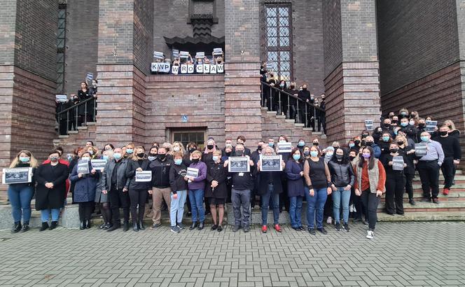 Protest cywilnych pracowników policji 