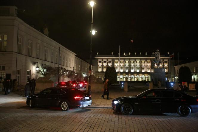 Wieczorne spotkanie Andrzeja Dudy z PiS w pałacu prezydenckim