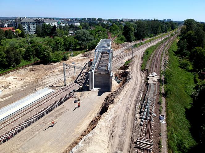 Nowa stacja kolejowa w Bronowicach rośnie w oczach!