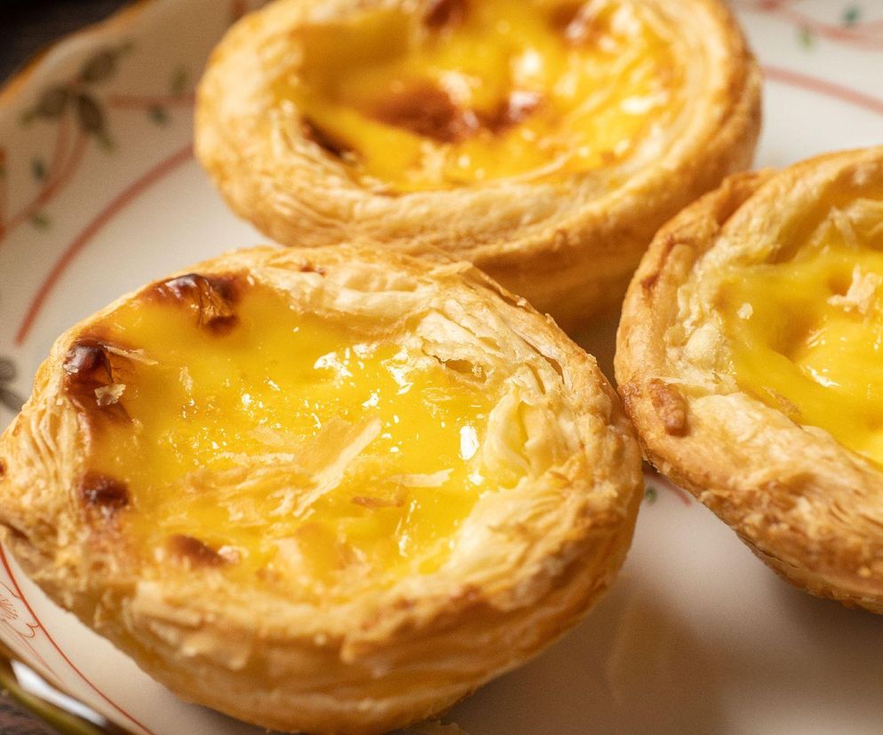 babeczki z ciasta francuskiego z budyniem