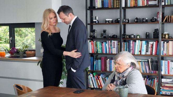 Barwy szczęścia odc. 3236. Karolina (Marta Dąbrowska), Bruno (Lesław Żurek), Amelia (Stanisława Celińska)