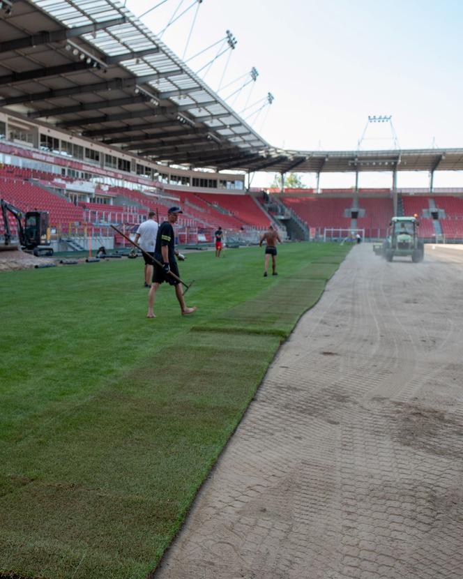 Nowa murawa na stadionie Widzewa