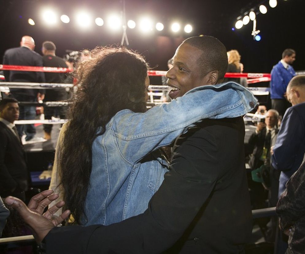 Rihanna i Jay-Z razem na gali boksu! Kibicowali, przytulali się … Ulala! ;] Zobaczcie ZDJĘCIA