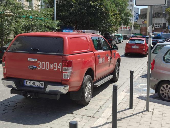 Pożar w centrum Wrocławia. Ogień objął część budynku na Manhattanie