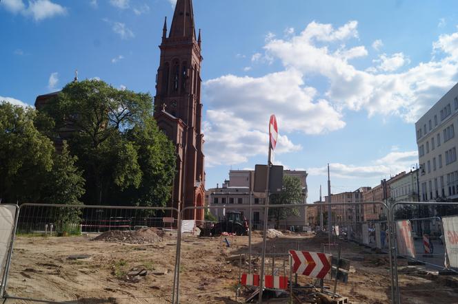 Trwa rewitalizacja pl. Wolności w Bydgoszczy. Zaglądamy na plac budowy! 