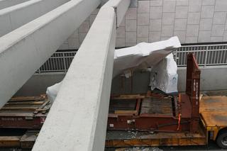 Na czas naprawy  uszkodzeń ruch w tunelu został całkowicie zamknięty dla samochodów i pieszych z wyjątkiem pojazdów uprzywilejowanych.