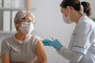 Zmiany w szczepieniach przeciw COVID-19. Od 1 lipca obowiązują nowe zasady