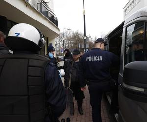 Rolnicy wdarli się na teren Sejmu