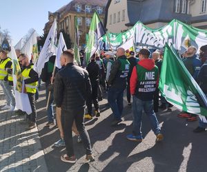 Górnicy protestowali pod ministerstwem przemysłu w Katowicach przeciwko likwidacji KWK Bielszowice