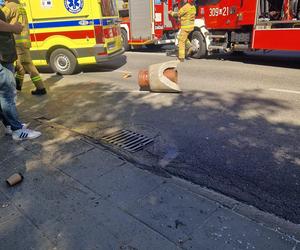 Samochód wjechał w ludzi na przystanku w Warszawie