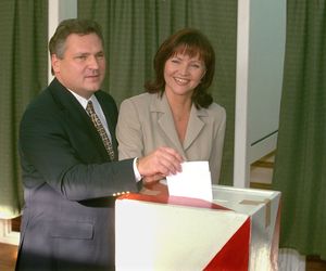 AI wybrała 5 najlepszych polityków w Polsce ostatnich 30 lat! 