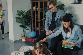 M jak miłość odc. 1752. Iza (Adriana Kalska), Radek (Philippe Tłokiński), Szymek (Staś Szczypiński)